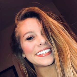 Meet your Posher, Vanessa